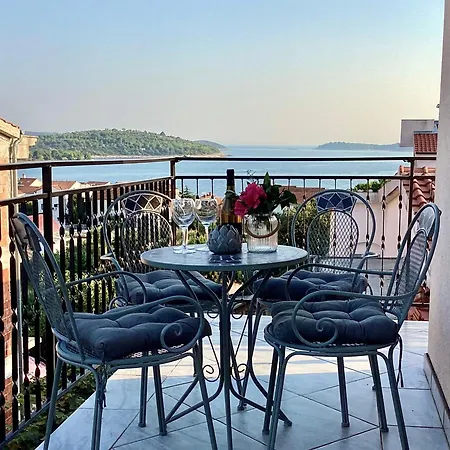 Mate 로고즈니차