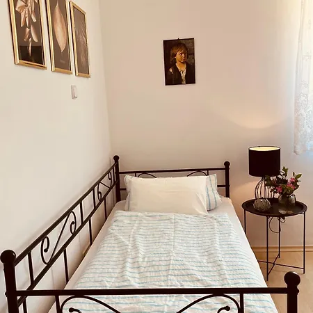 Mate Apartman