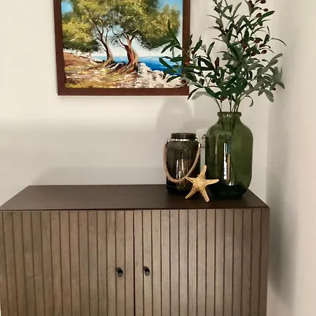 Mate Apartman Rogoznica
